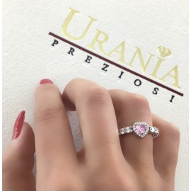 Anello Cupido chiuso con zirconi e cuore di cristallo rosa